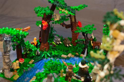 "Forest Hunt" - pirate of the 7 lego bins